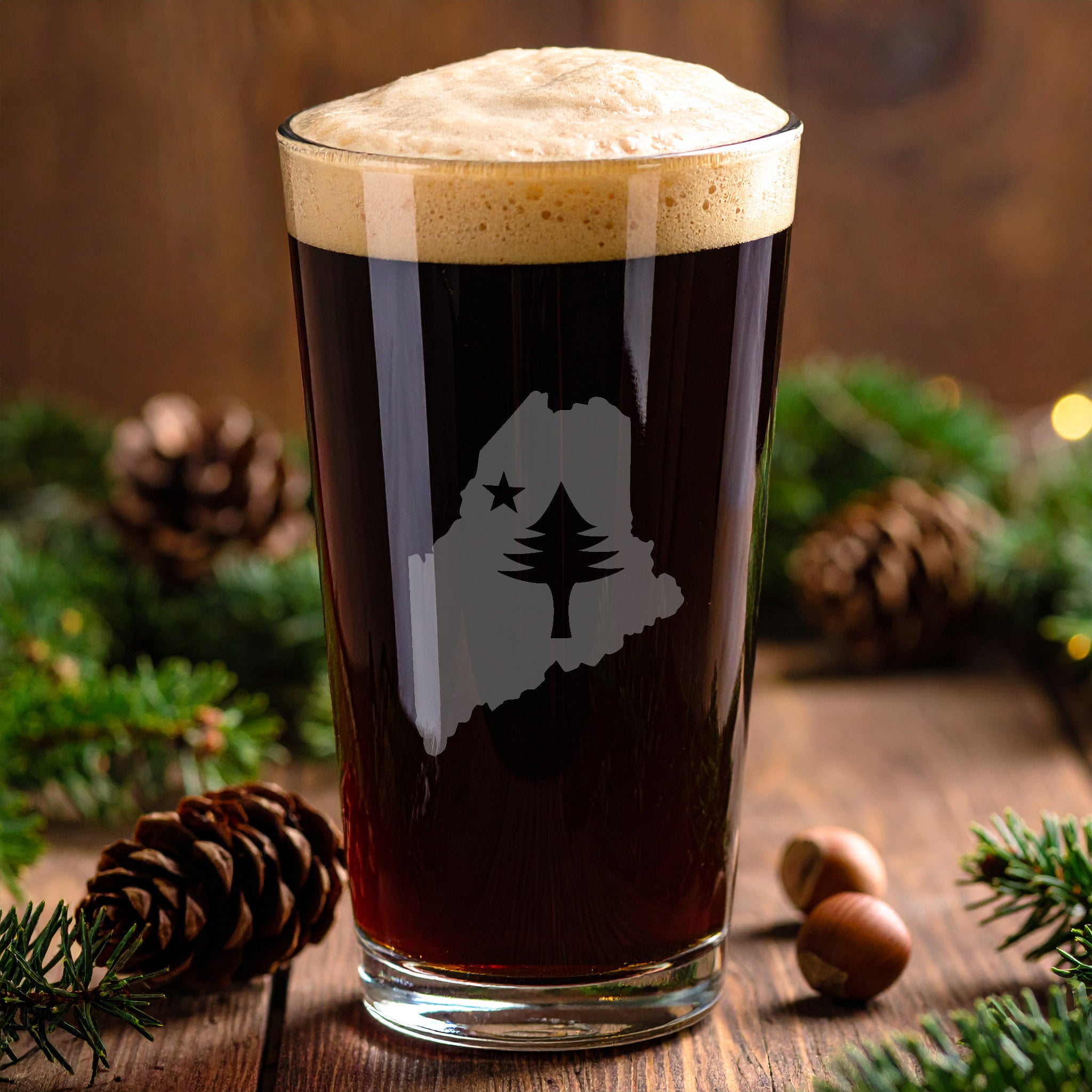 Engraved Maine Pint Glass | Retro Maine Flag Design | Maine Beer